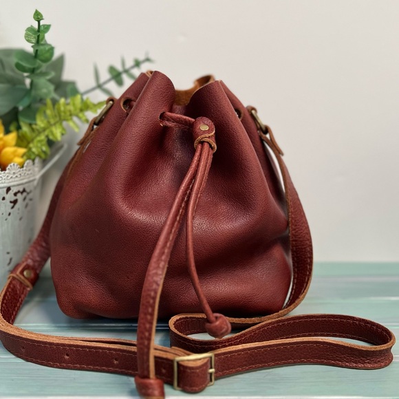 Portland Leather Handbags - Portland Leather Bucket Bag / Crossbody